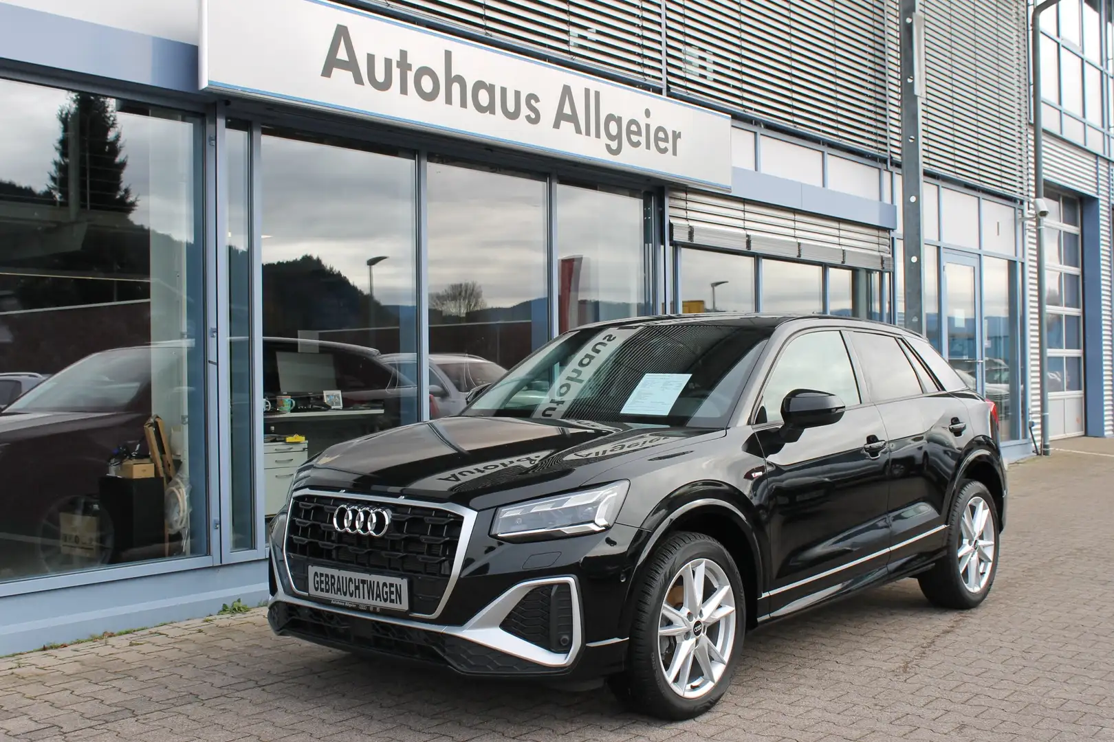 Audi Q2 35 1.5 TFSI S line *Navi/LED/Panorama/RearView* Negro - 2