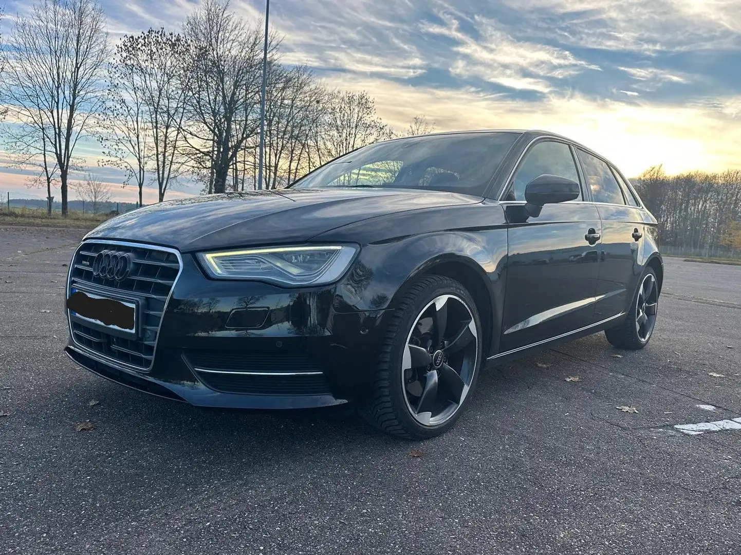 Audi A3 Sportback 2.0 TDI Sportback quattro S tronic Schwarz - 2