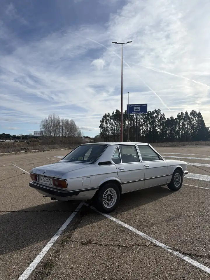 BMW 525 Serie 5 Modelo E12, foto 3