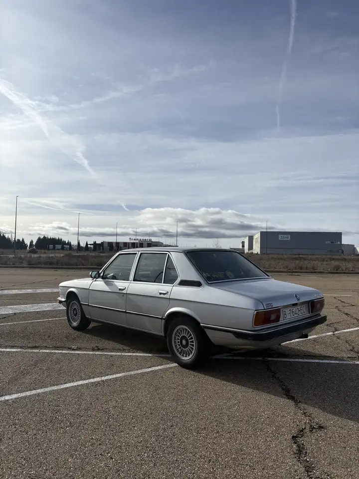 BMW 525 Serie 5 Modelo E12, foto 4