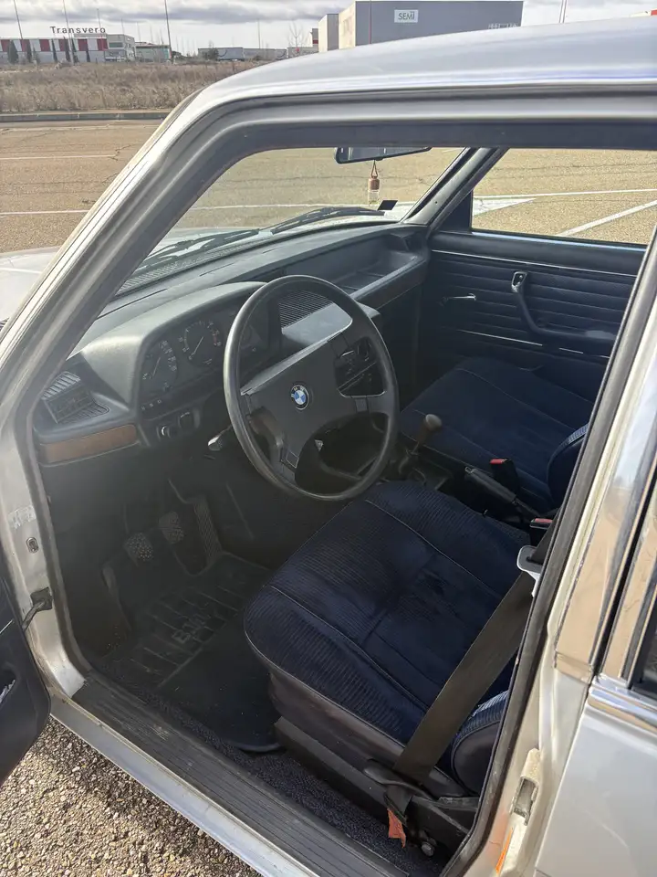 BMW 525 Serie 5 Modelo E12, foto 5