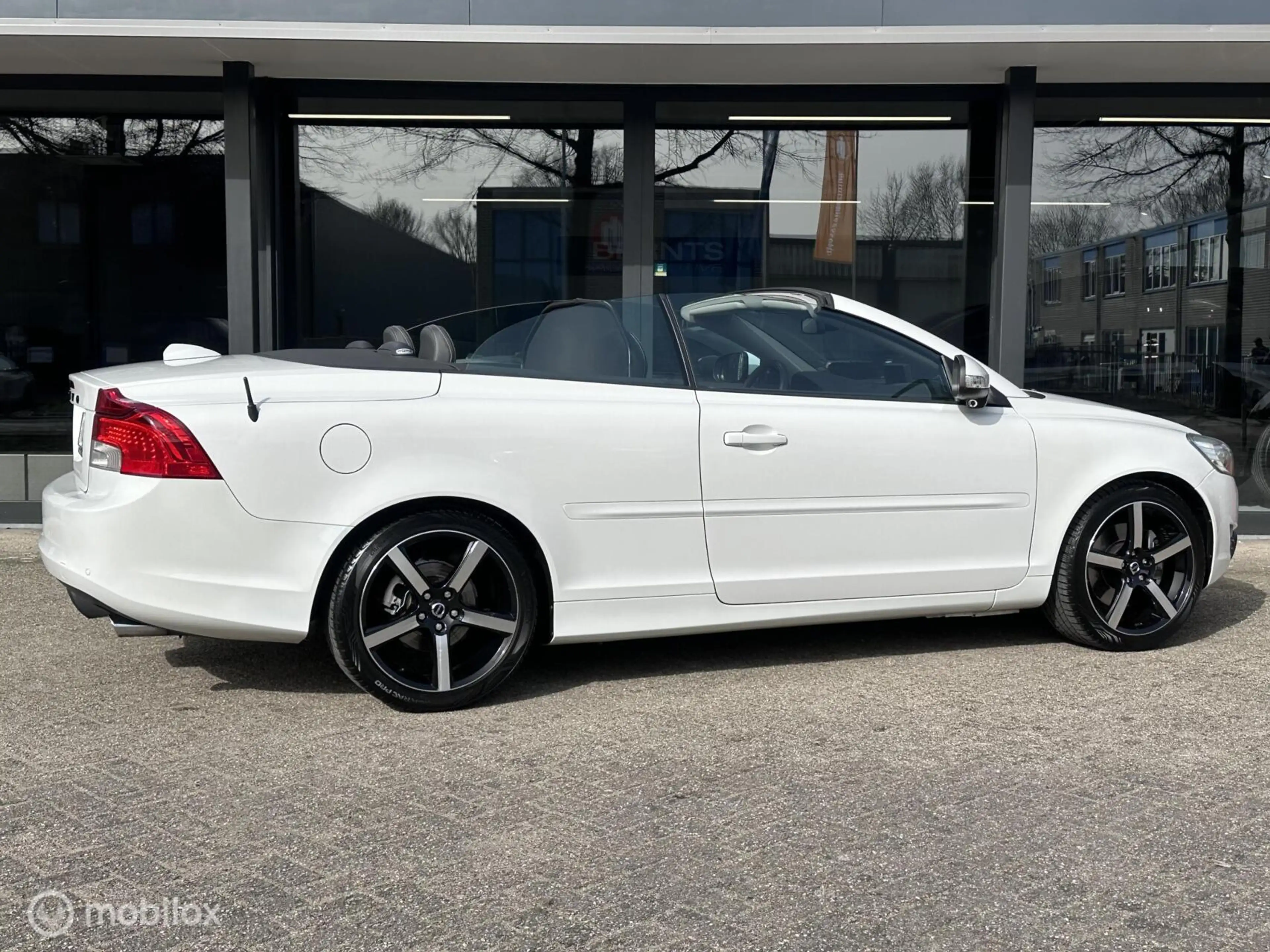 Volvo C70 Convertible 2.5 T5 Momentum — photo 27