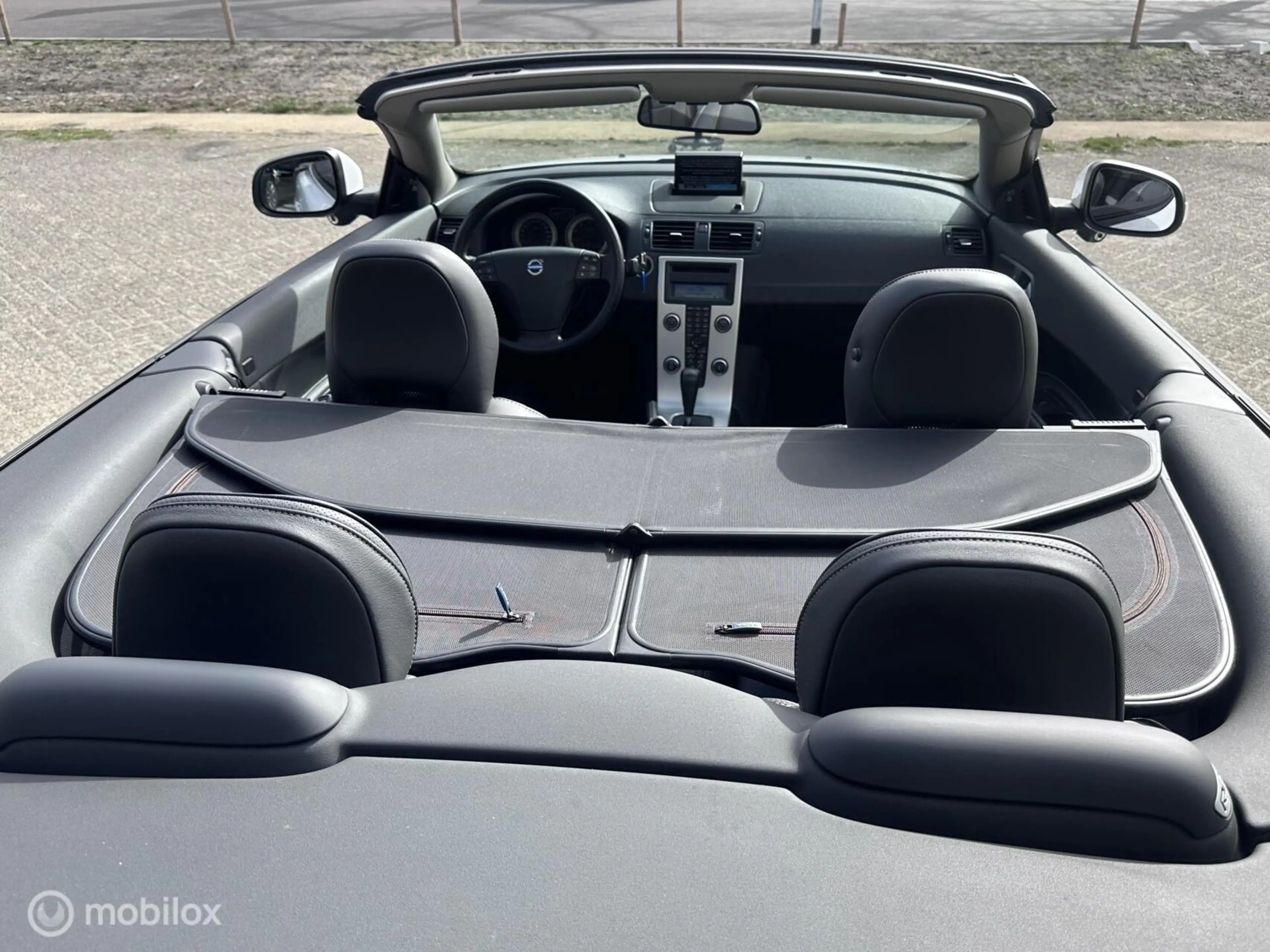 Volvo C70 Convertible 2.5 T5 Momentum — photo 47