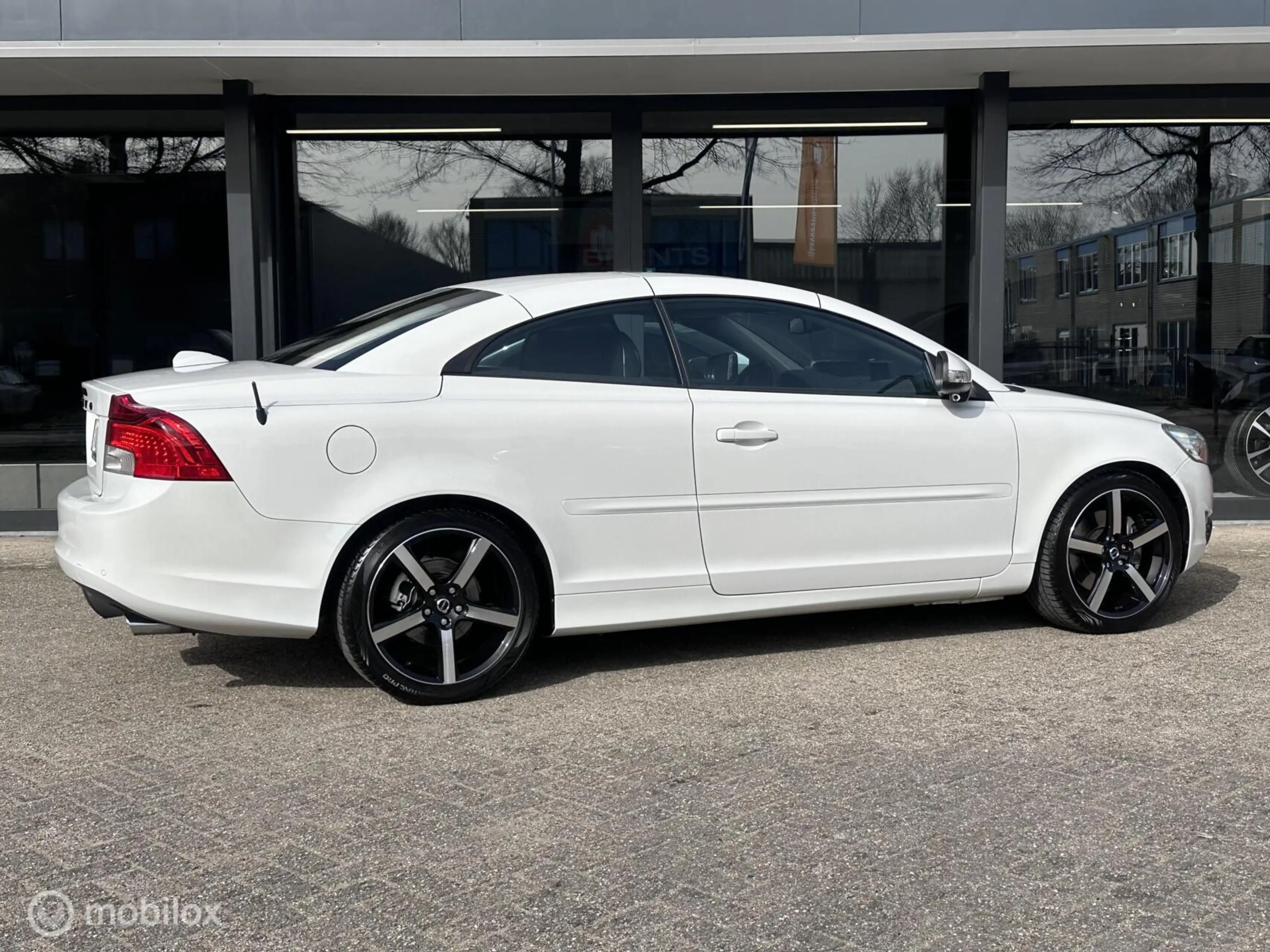 Volvo C70 Convertible 2.5 T5 Momentum — photo 26