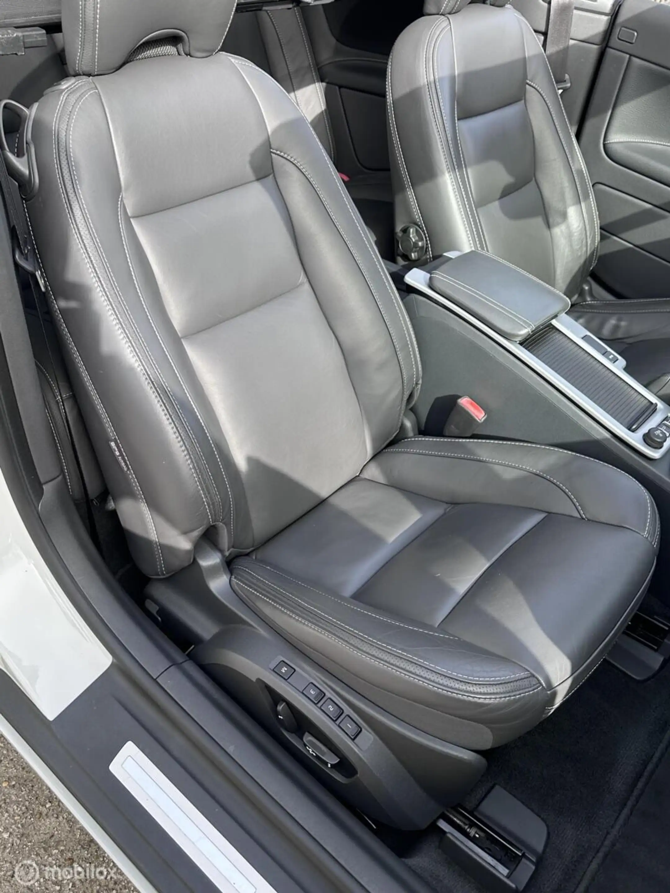 Volvo C70 Convertible 2.5 T5 Momentum — photo 44