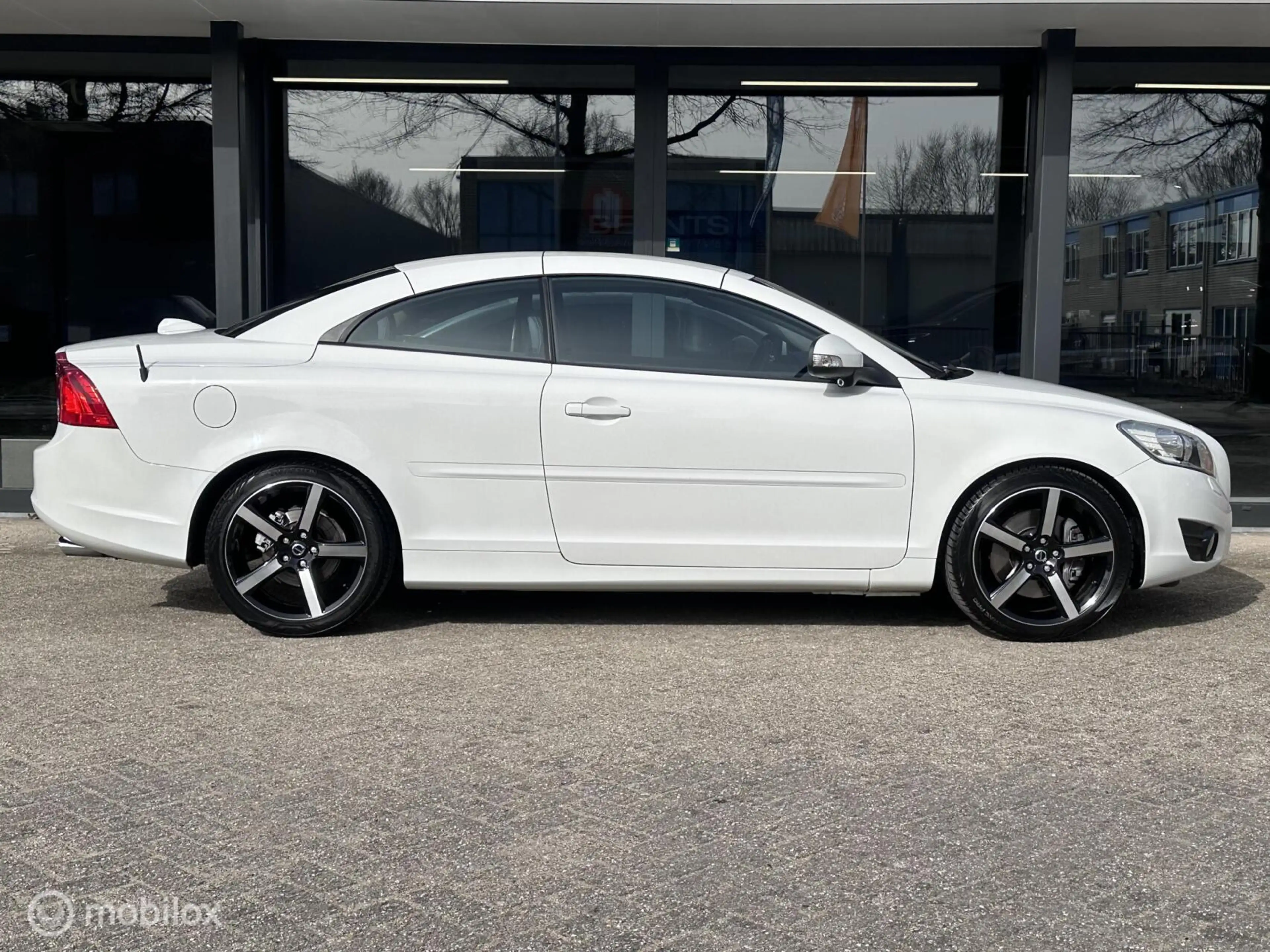 Volvo C70 Convertible 2.5 T5 Momentum — photo 29