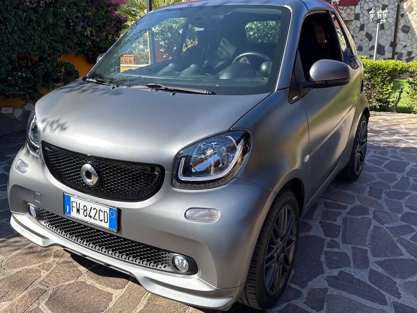 smart city-coupé/city-cabrio Allestimento Brabus Gri - 2