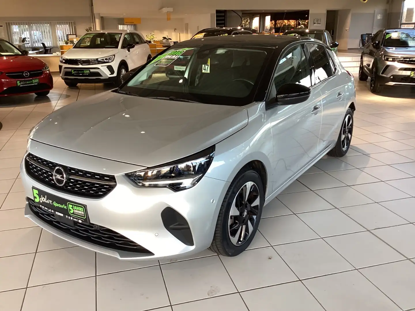 Opel Corsa-e ELEGANCE LED+SHZ+Winterp.+Kam.+KlimaA+LM Silber - 2