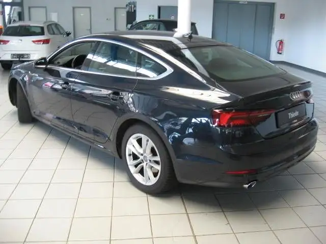 Audi A5 view 7