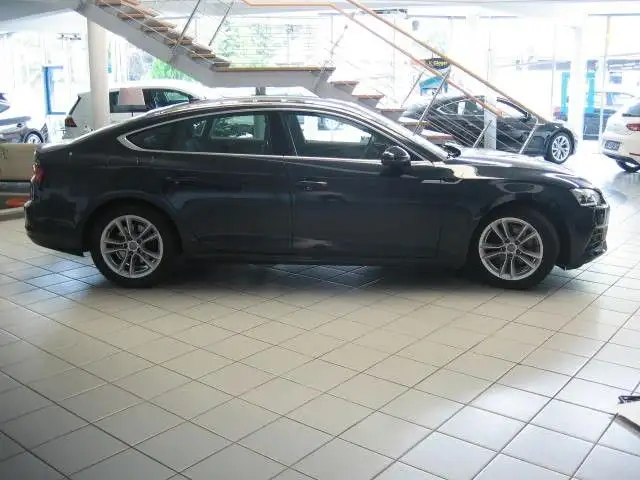 Audi A5 view 4