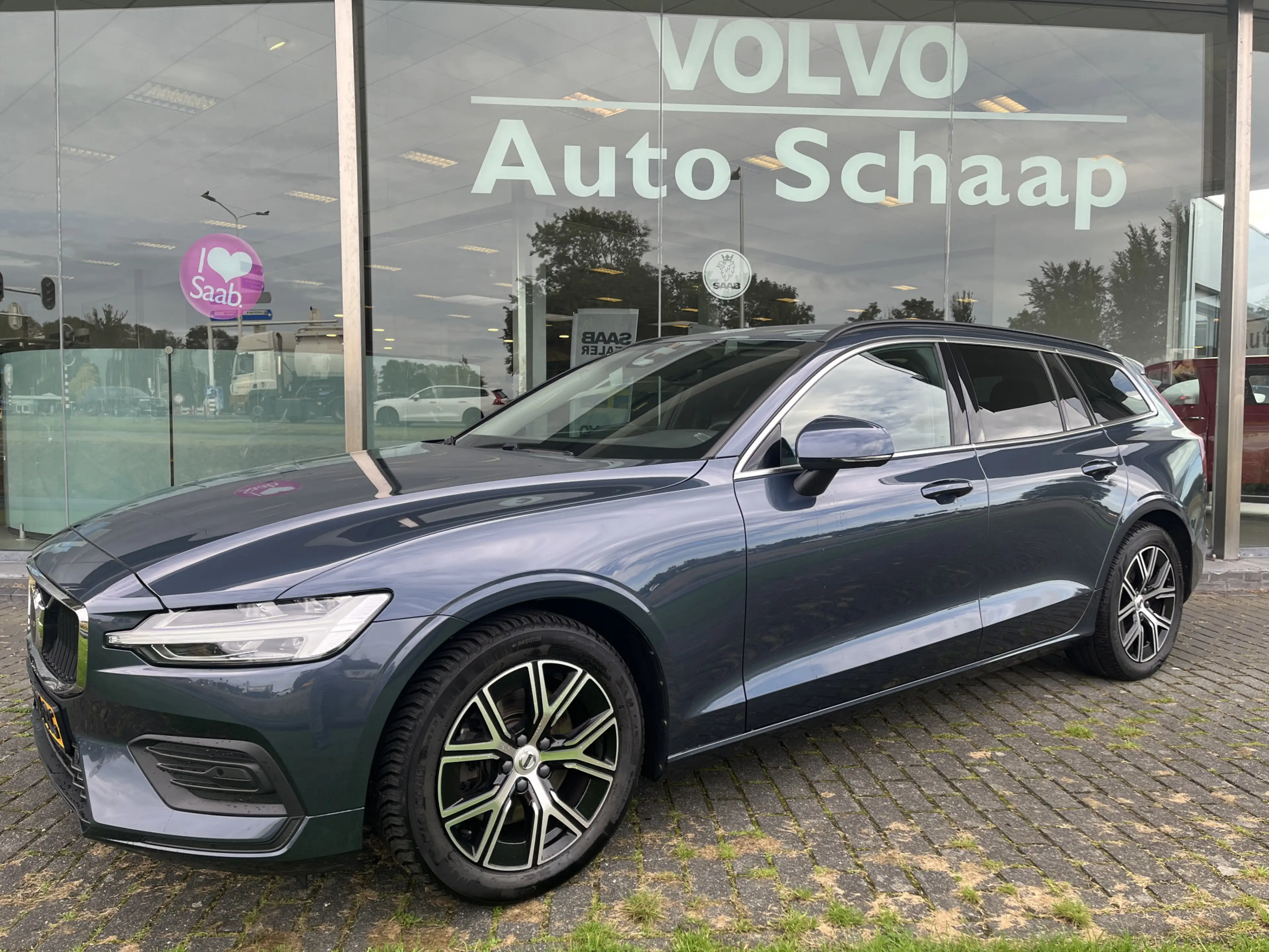 Volvo V60 2.0 B3 Core Automaat | Rijklaar incl 12 mnd Bovag
