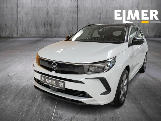 Opel Grandland view 2