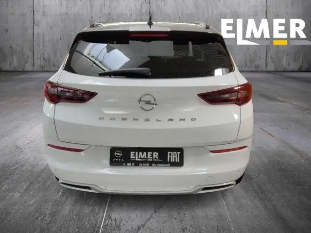 Opel Grandland view 4