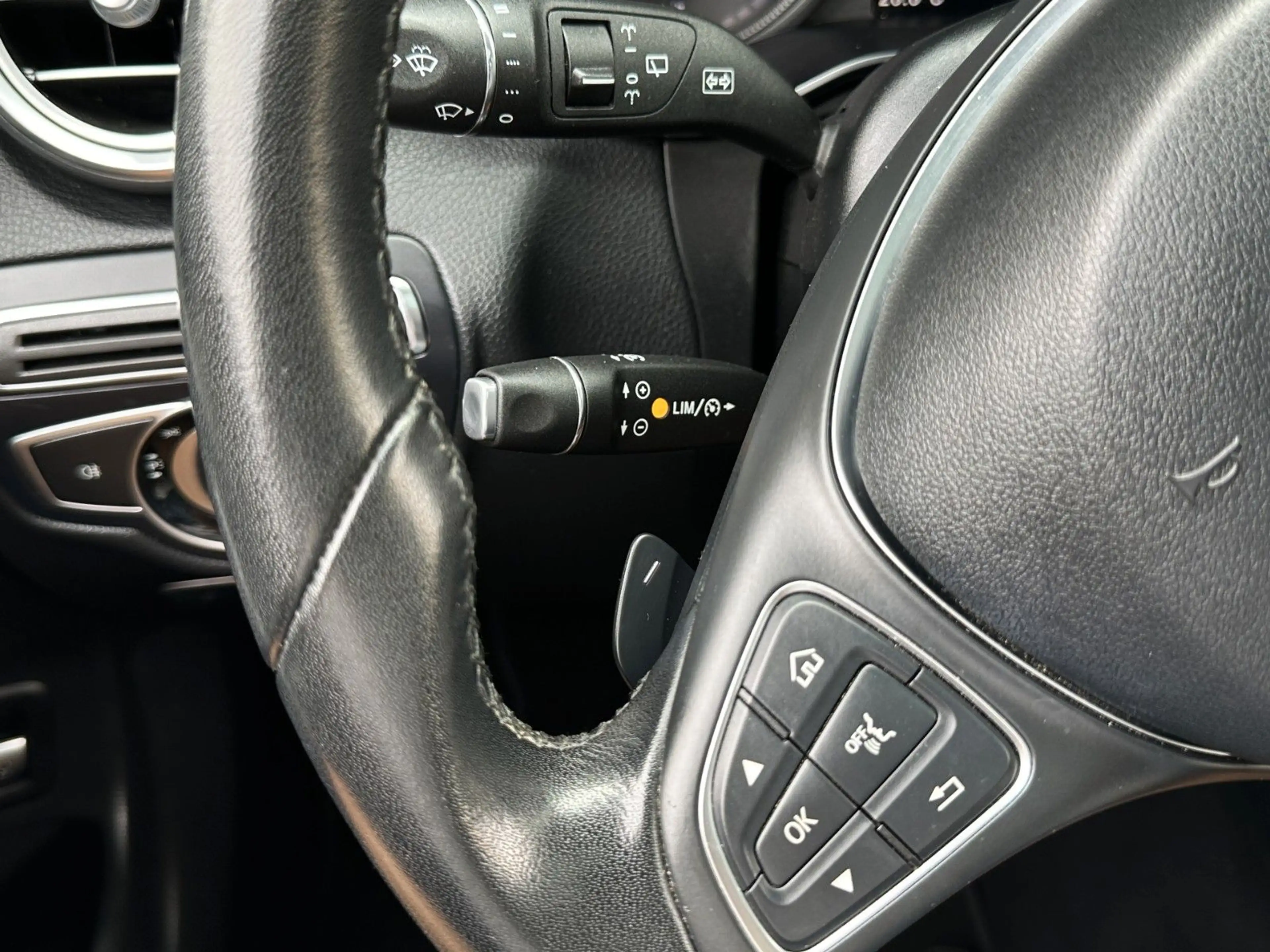 Mercedes-Benz GLC 220 d 4Matic*EXCLUSIVE*PANORAMA*KAMERA* — photo 9