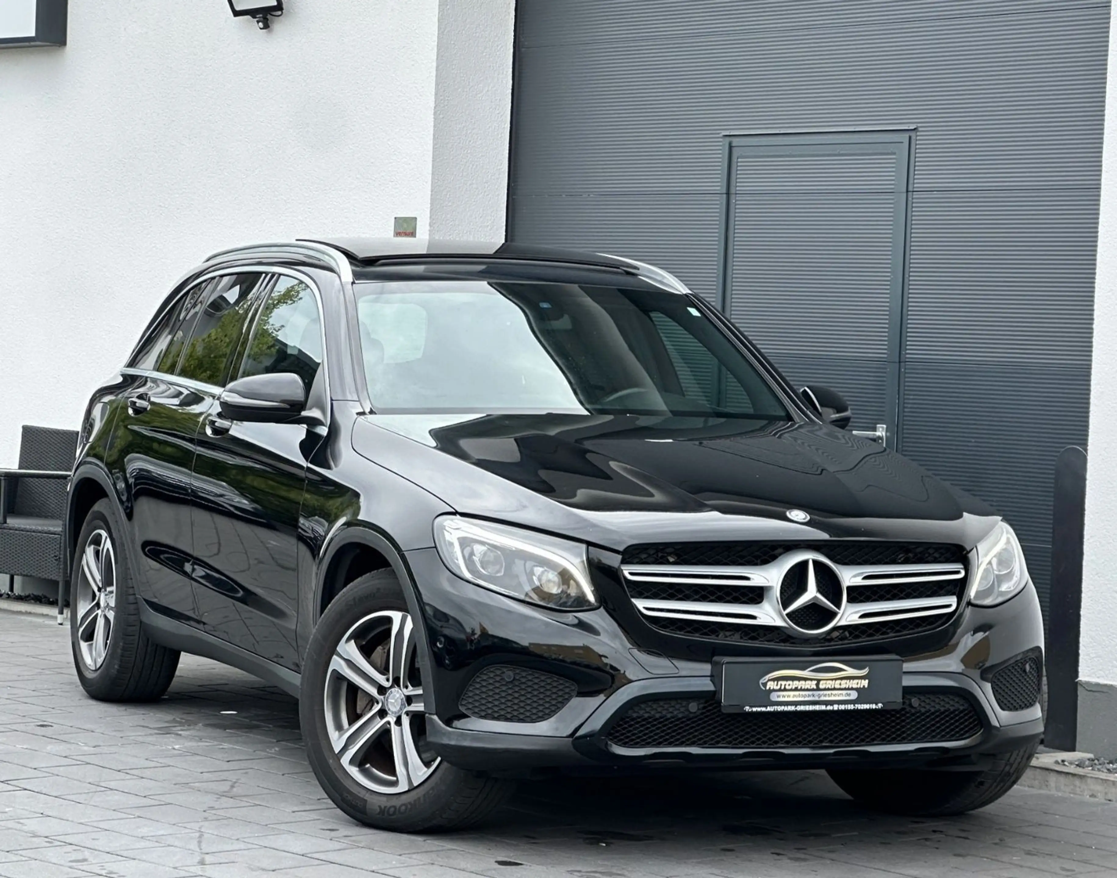 Mercedes-Benz GLC 220 d 4Matic*EXCLUSIVE*PANORAMA*KAMERA*
