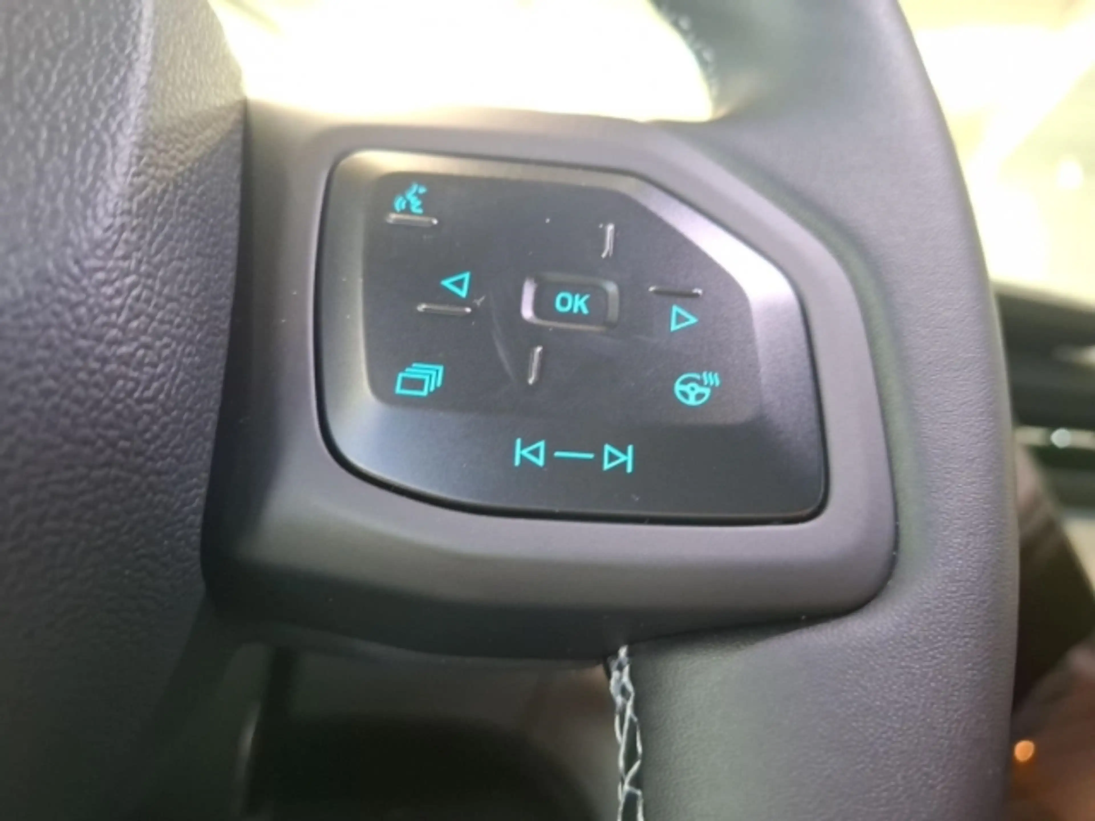Ford Explorer Premium+Kamera+Navi+Abstandstempomat+Müdigkeitserk — photo 14