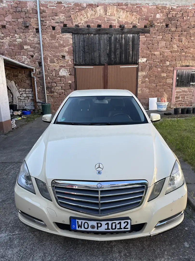 Mercedes-Benz E 200 CDI DPF BlueEFFICIENCY Automatik Amarillo - 1
