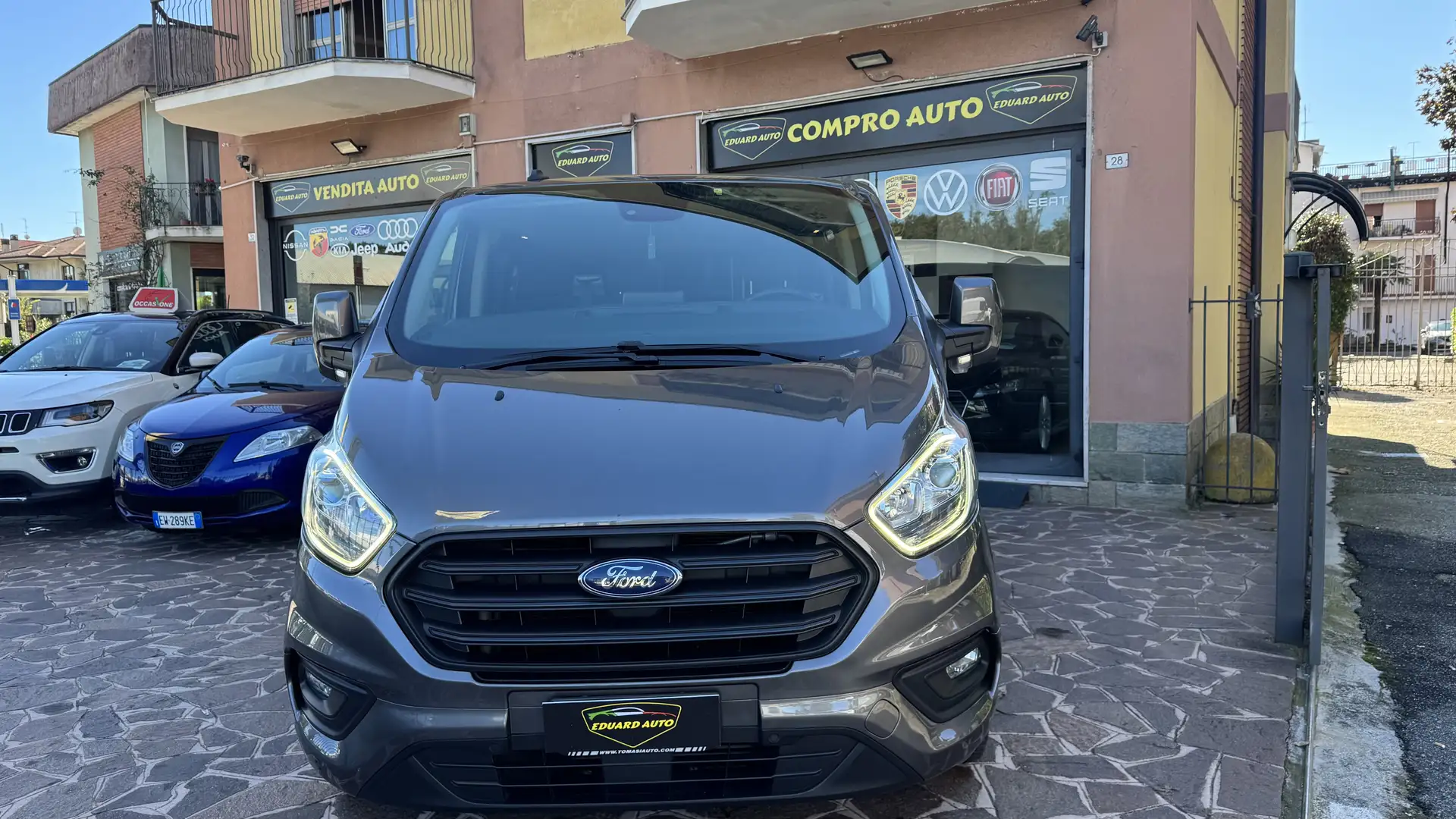 Ford Transit Custom CUSTOM 2.0 130 CV AUT PL LONG 9 POSTI DOPIE PORTE Gris - 1