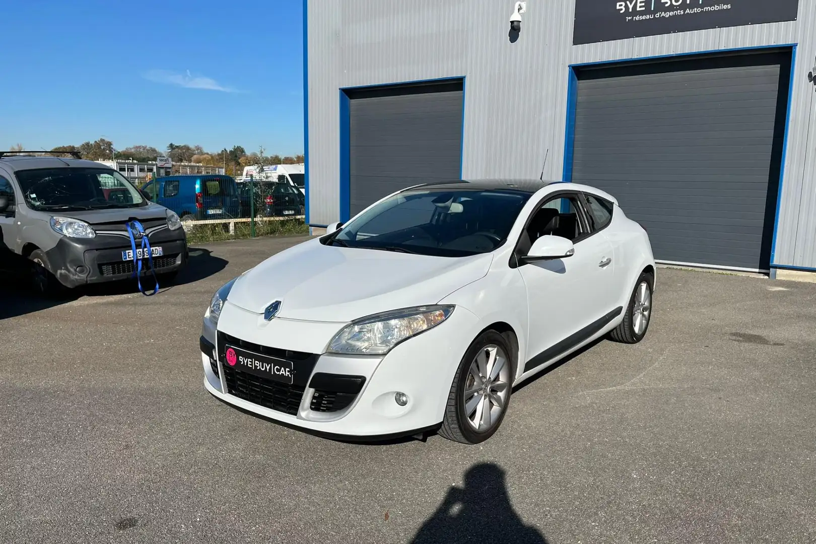 Renault Megane Mégane 3 Coupé 1.5 dCi 110 COUPE PRIVILEGE BV6 TOIT PANO GTIE 12 MOIS Blanco - 1