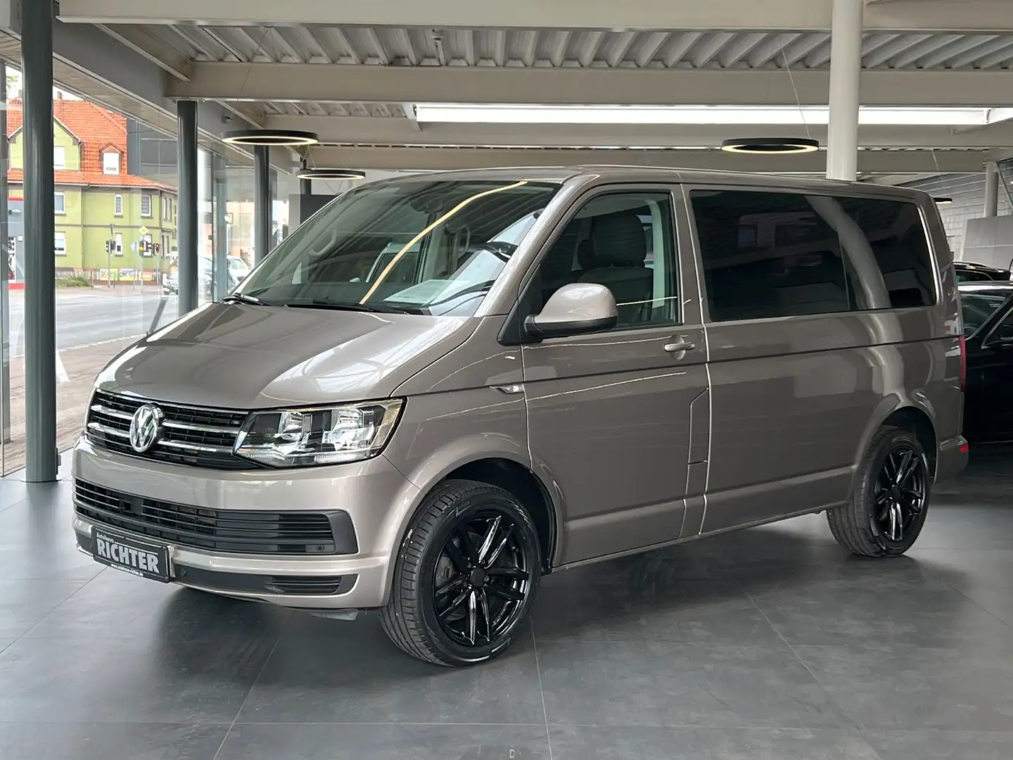 Volkswagen T6 Multivan Comfortline DSG/NAVI/Kamera/ Beige - 1