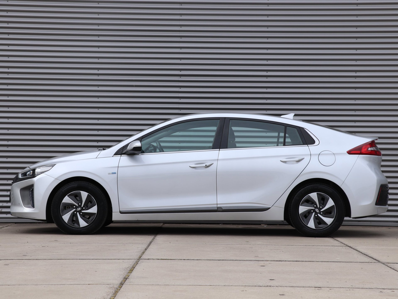 Hyundai IONIQ 1.6 GDi Comfort Automaat *Navigatie*Infinity-audio — photo 4