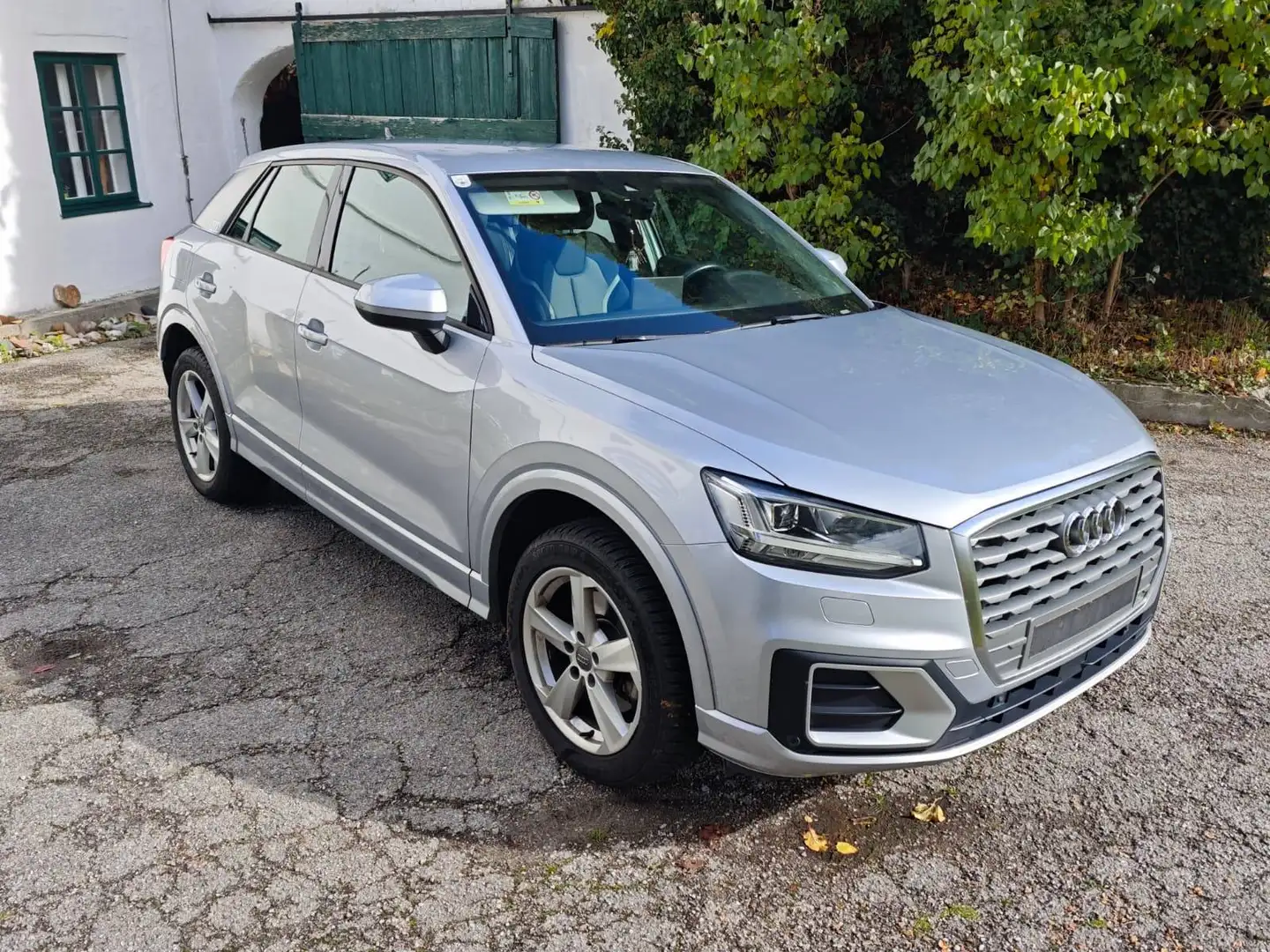 Audi Q2 Q2 1,0 TFSI Sport S-tronic Sport Silber - 2
