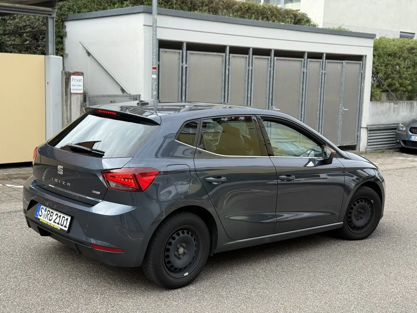 SEAT Ibiza 1.0 TSI S&S Beats Grau - 2