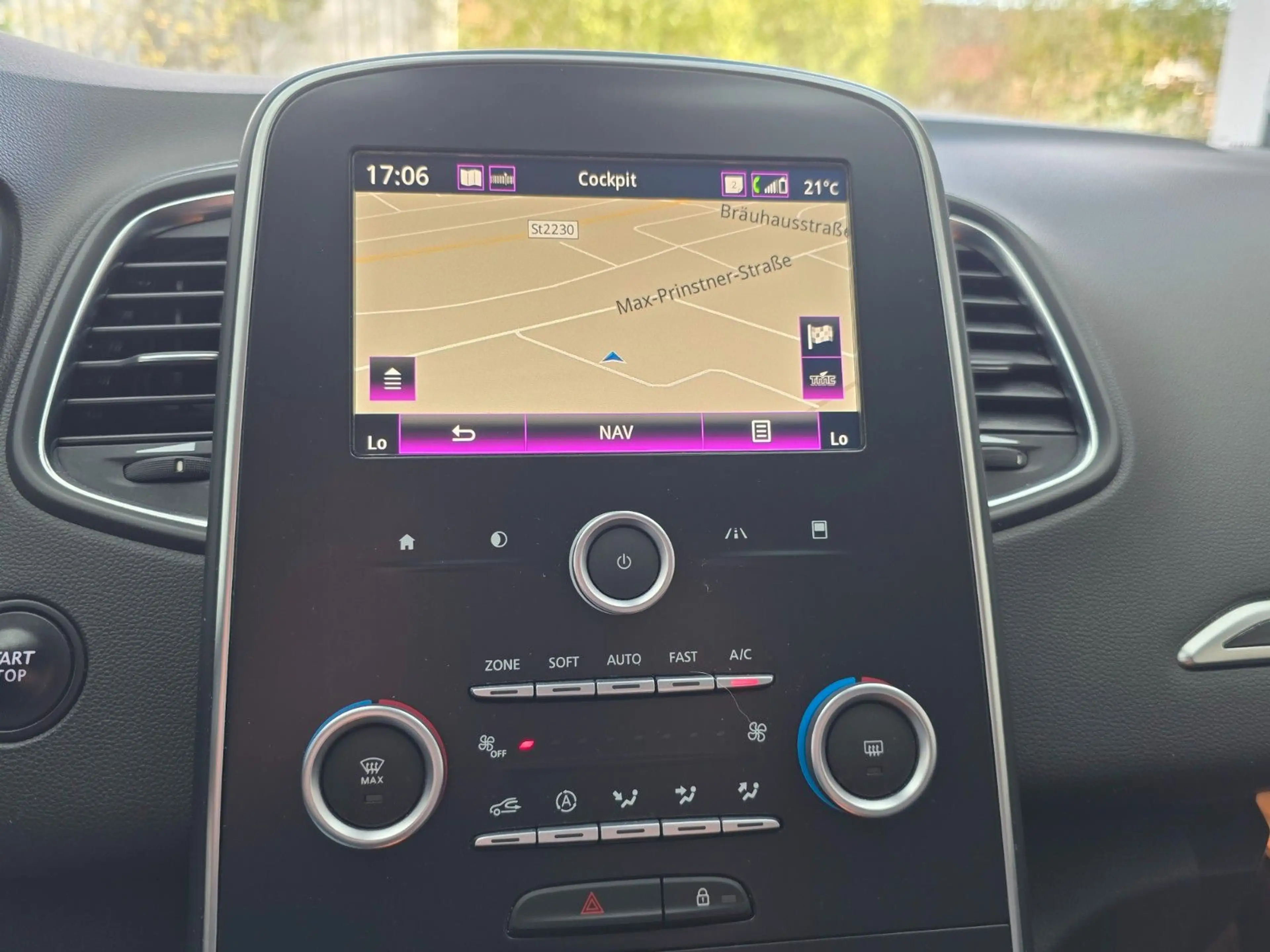 Renault Scenic IV Experience — photo 11
