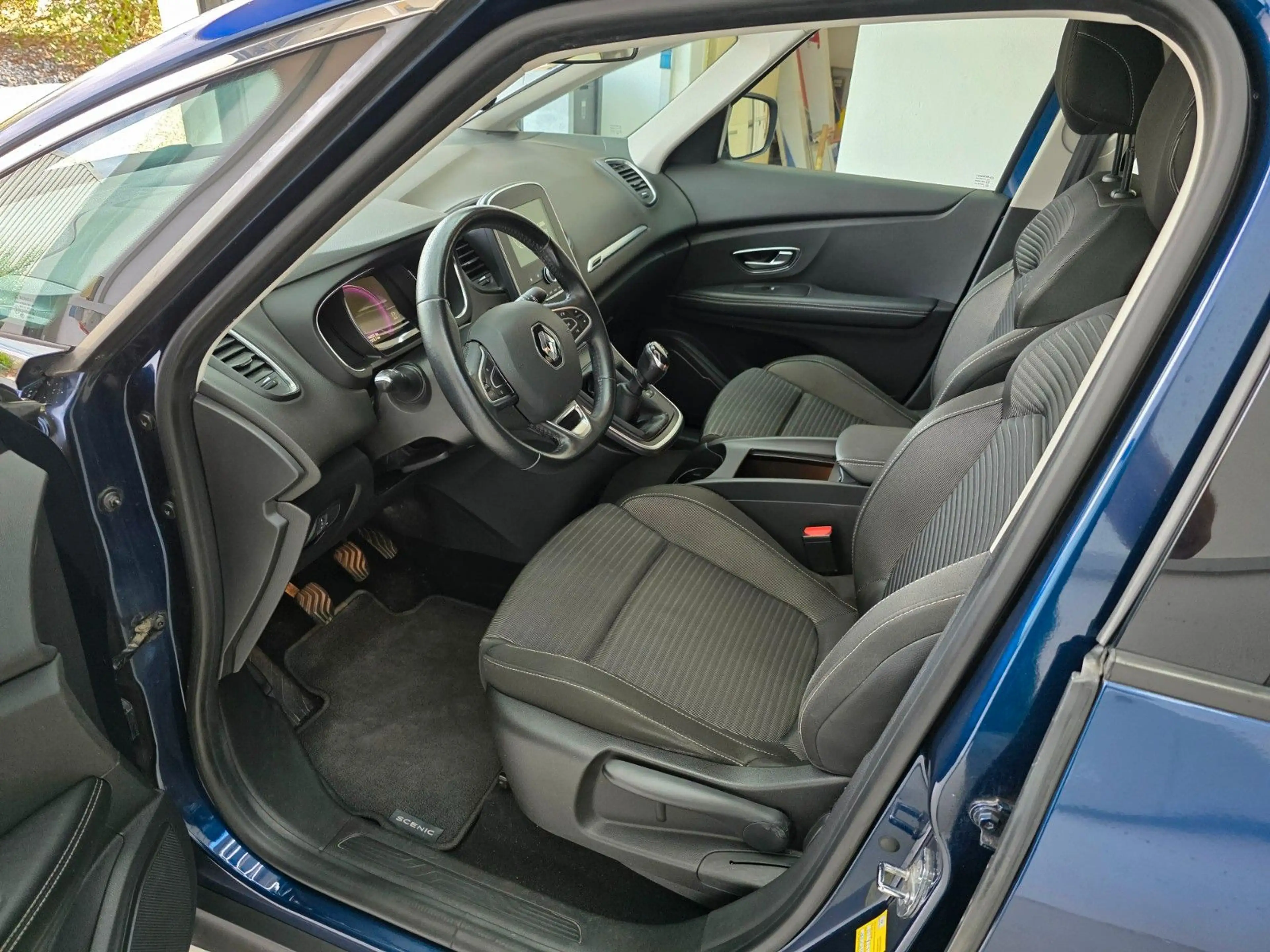 Renault Scenic IV Experience — photo 9