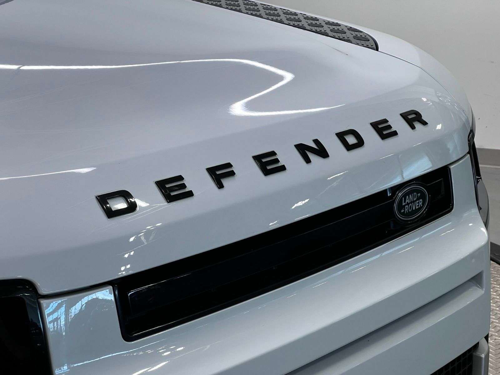 2022 Land Rover Defender 110 S AWD thumb 10