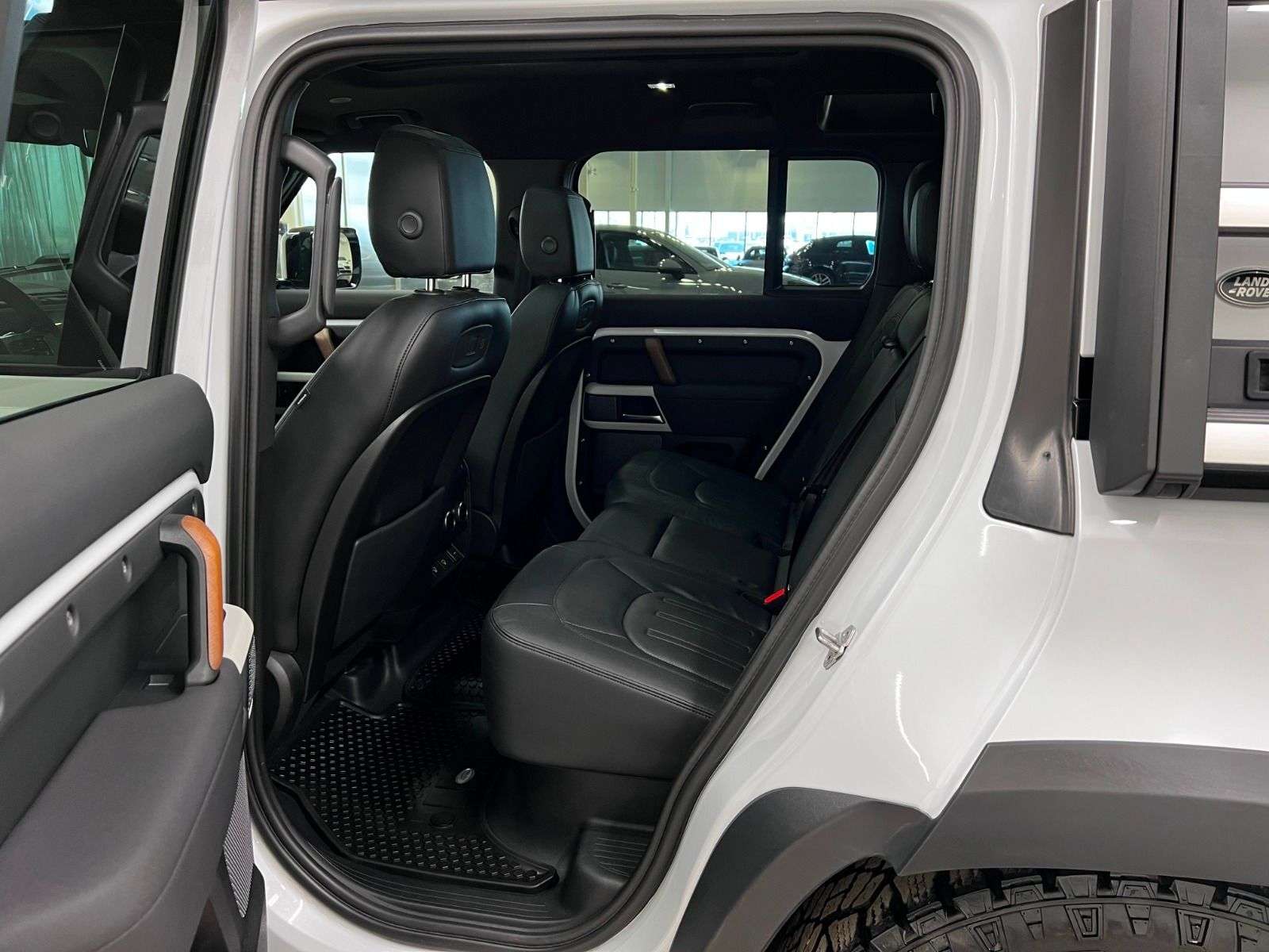 2022 Land Rover Defender 110 S AWD thumb 23