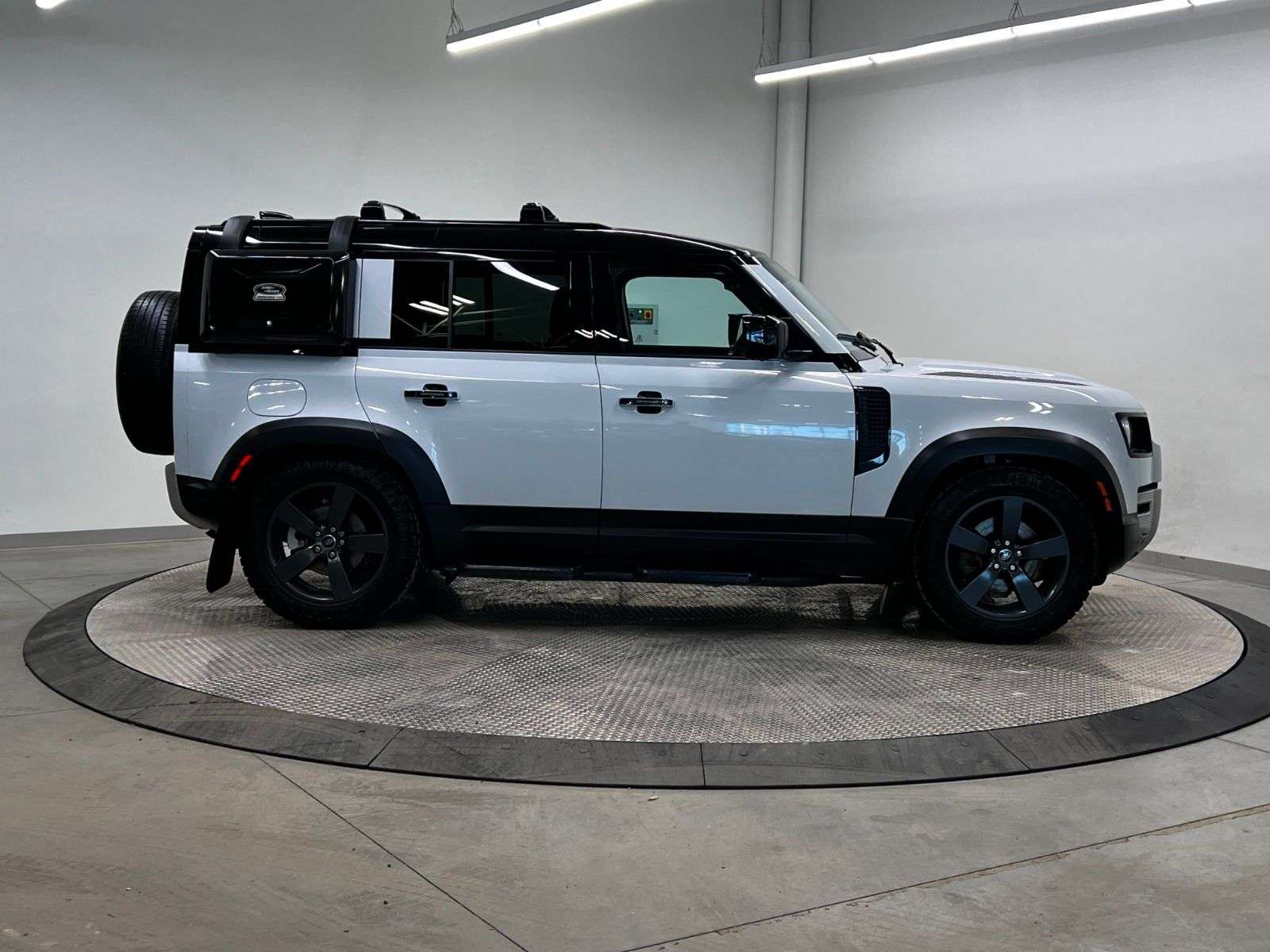 2022 Land Rover Defender 110 S AWD thumb 7