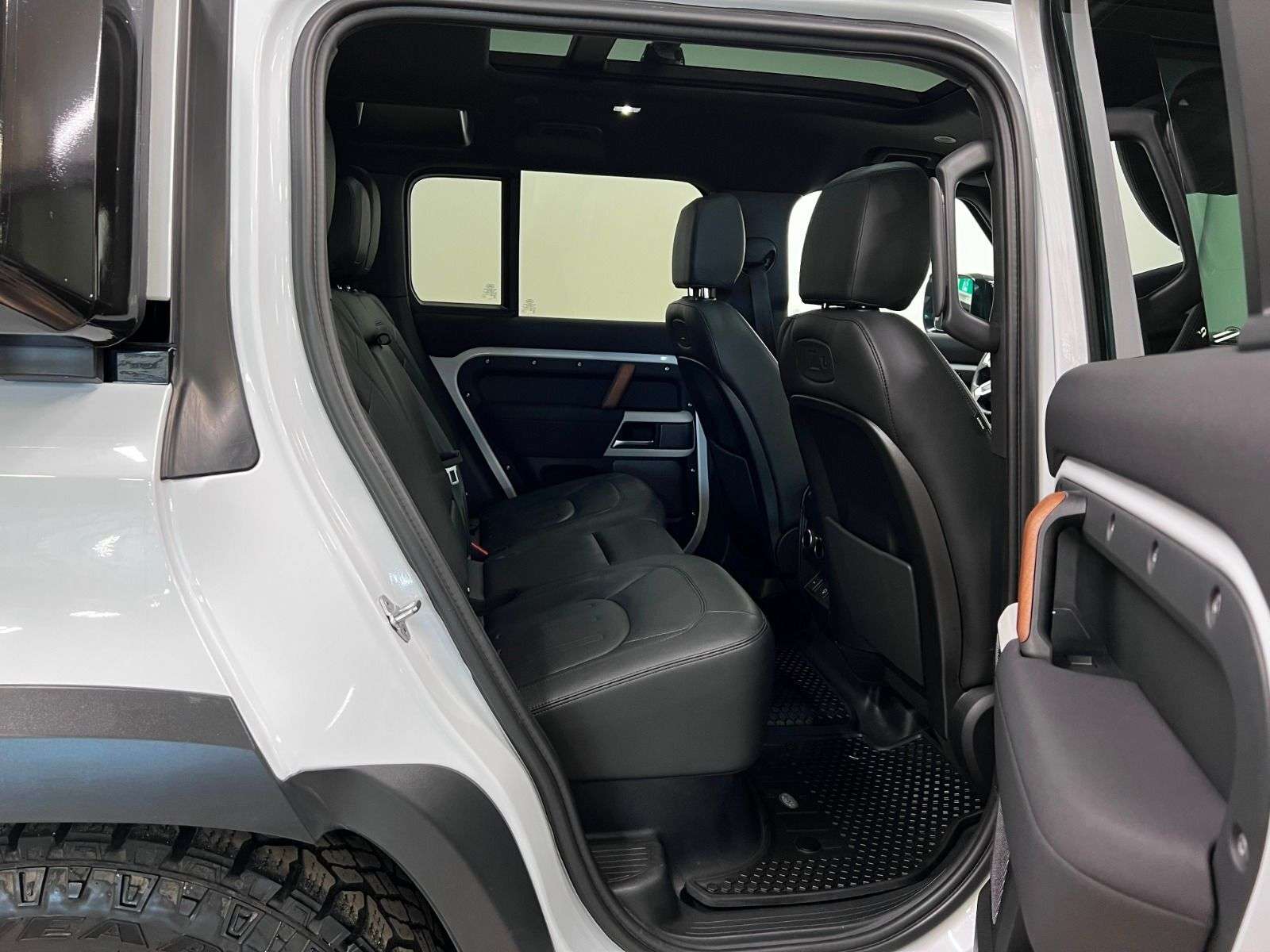 2022 Land Rover Defender 110 S AWD thumb 22