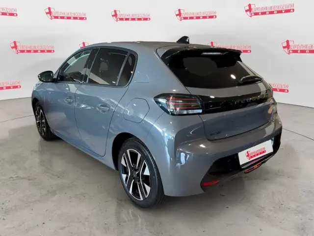 Peugeot 208 view 2