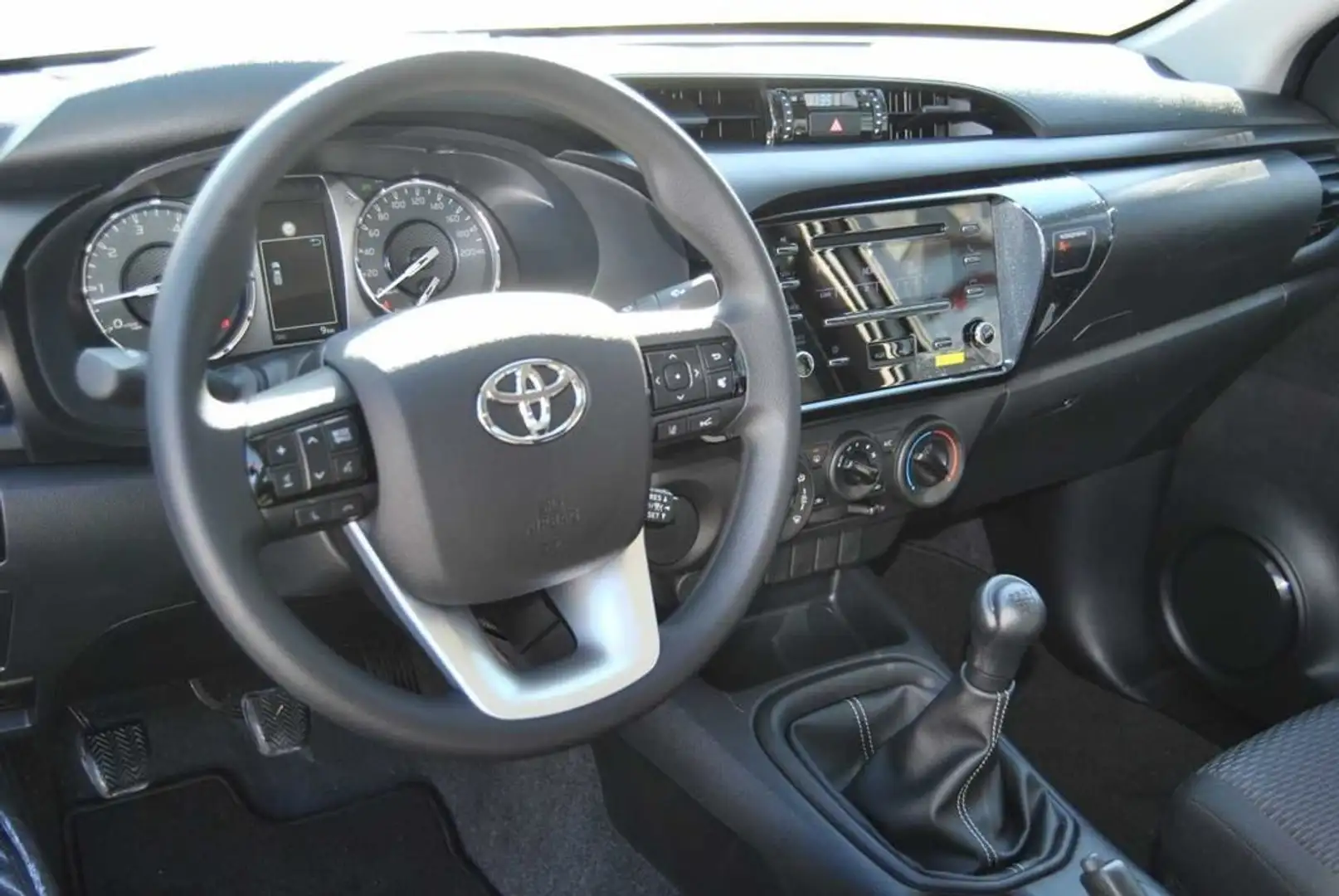 Toyota Hilux 2.4 D-4D 2WD 2 porte Single Cab Weiß - 1