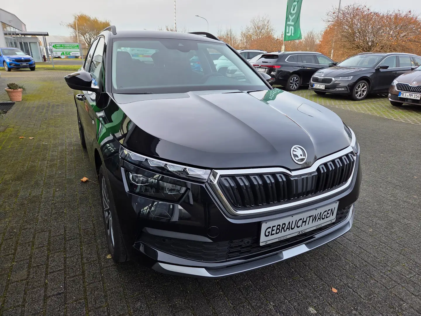 Skoda Kamiq Tour 1.5 TSI 110 kW 6-Gang Schaltgetriebe/PDC/BFS Schwarz - 2