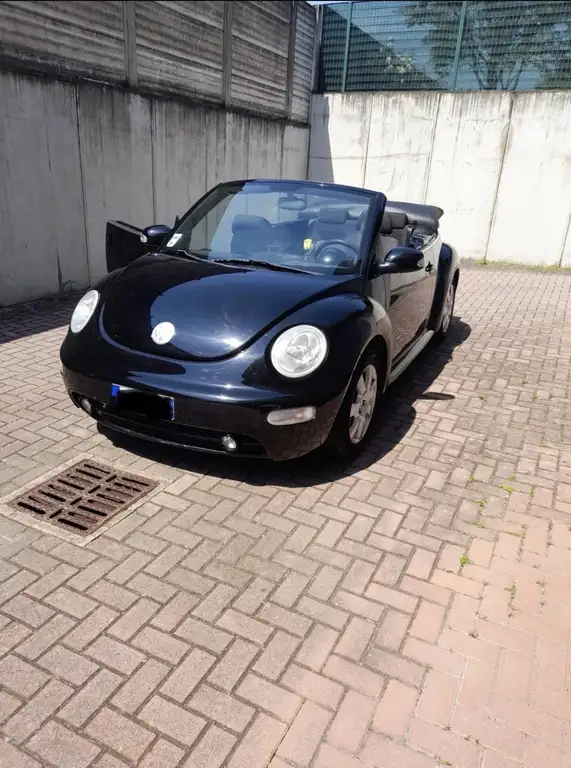 Volkswagen New Beetle 2003 из Европы — купить под ключ