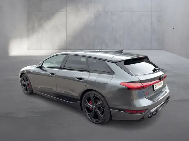 Audi E-Tron view 3