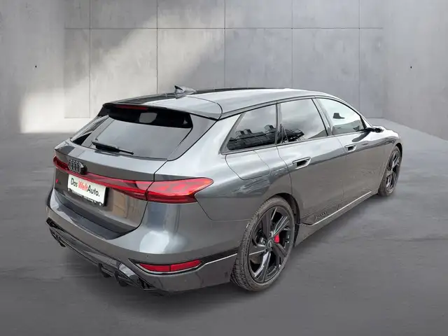 Audi E-Tron view 5