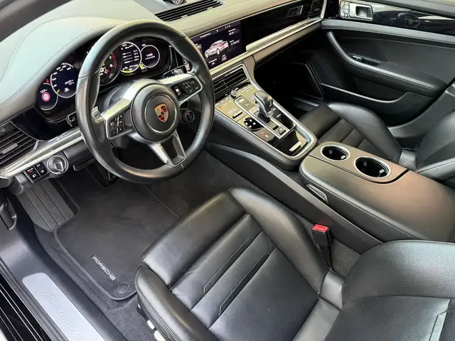 Porsche Panamera 4 E-Hybrid // Sport Design Paket // Sport AGA // Ansicht 5