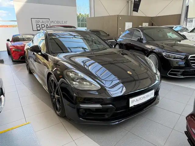 Porsche Panamera 4 E-Hybrid // Sport Design Paket // Sport AGA // Ansicht 3