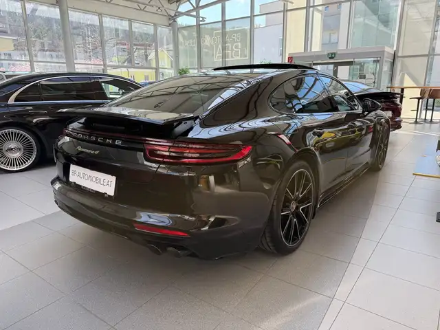 Porsche Panamera 4 E-Hybrid // Sport Design Paket // Sport AGA // Ansicht 12