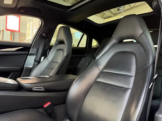 Porsche Panamera 4 E-Hybrid // Sport Design Paket // Sport AGA // Ansicht 8