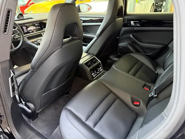 Porsche Panamera 4 E-Hybrid // Sport Design Paket // Sport AGA // Ansicht 9