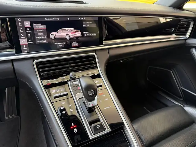 Porsche Panamera 4 E-Hybrid // Sport Design Paket // Sport AGA // Ansicht 7