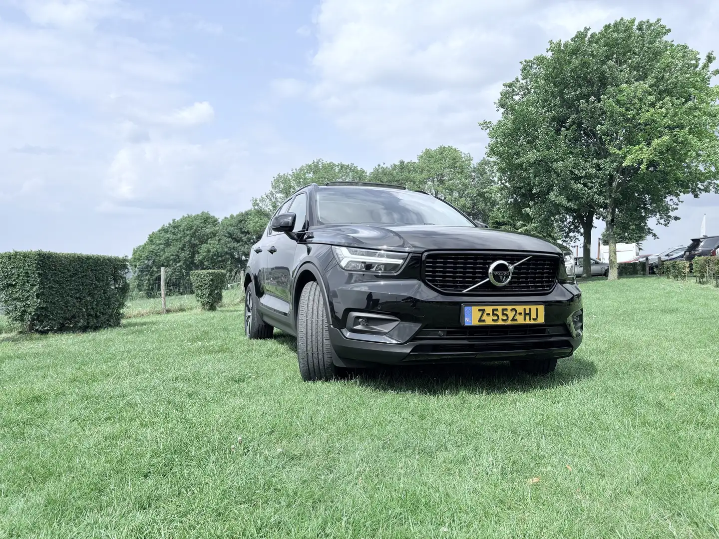 Volvo XC40 1.5 T4 Rech RDesExpr Siyah - 2