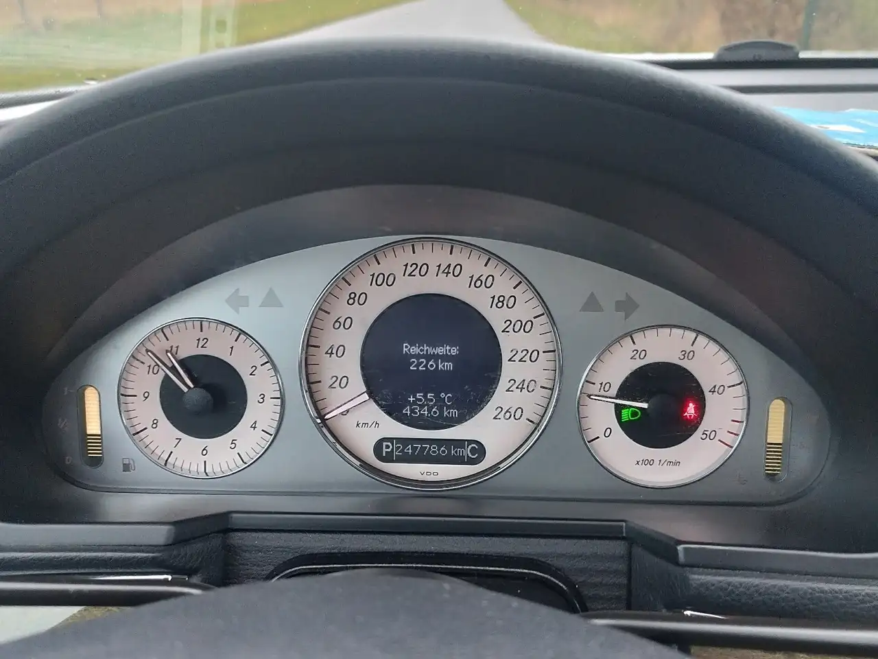 Mercedes-Benz E 320