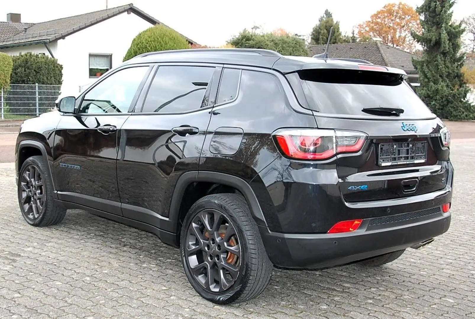 Jeep Compass 1.3l T4-PHEV S Automatik 4WD Schwarz - 2