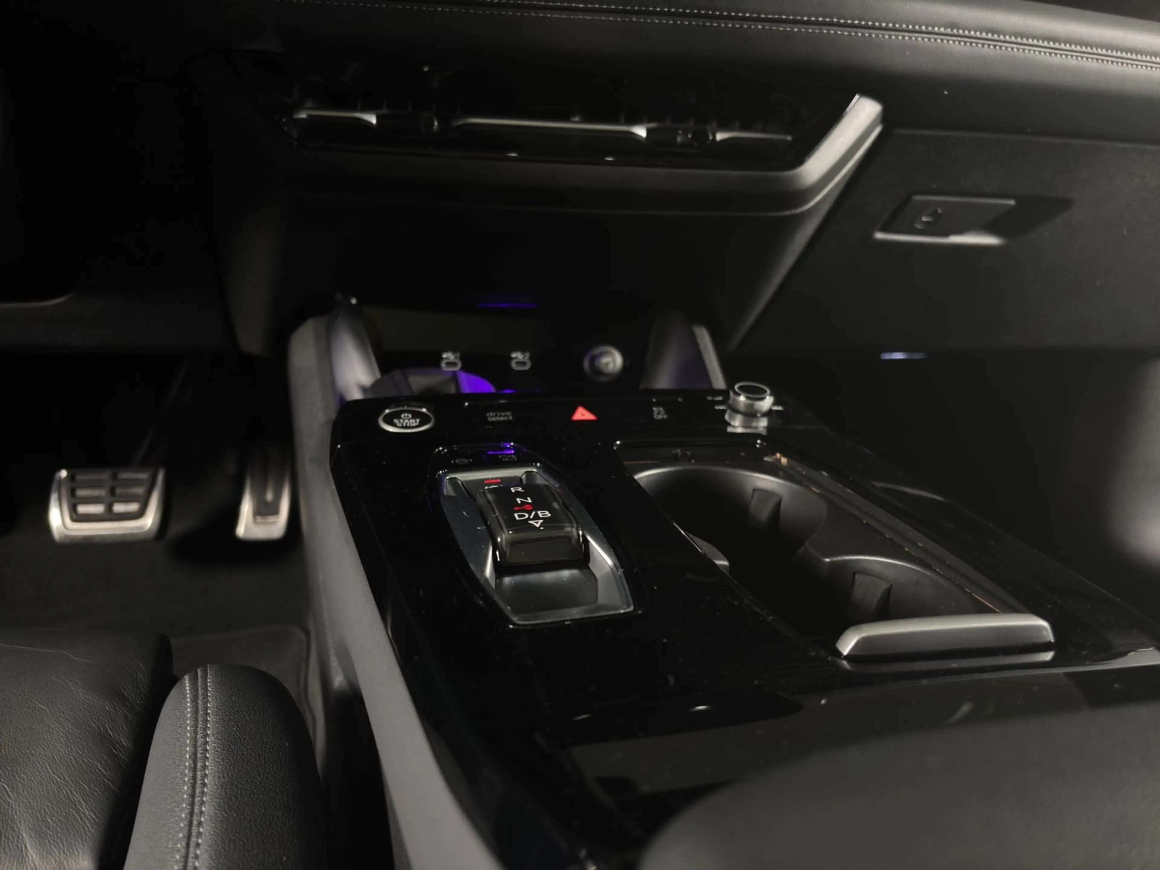 Audi A6 e-tron performance Panorama S-Line LED — photo 13