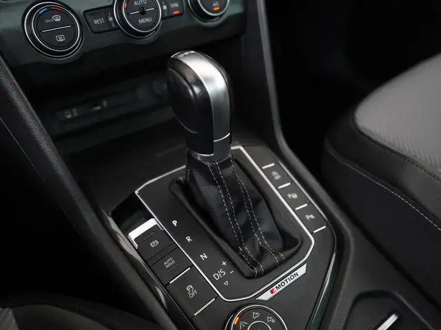 Volkswagen Tiguan view 11